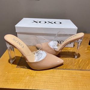 Womens high heels size 6